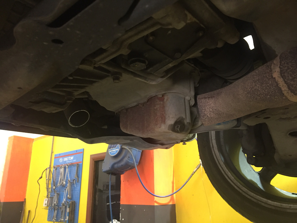 Слышу звон, но не знаю где он😁 — Mitsubishi Outlander (1G), 2 л, 2005 ...