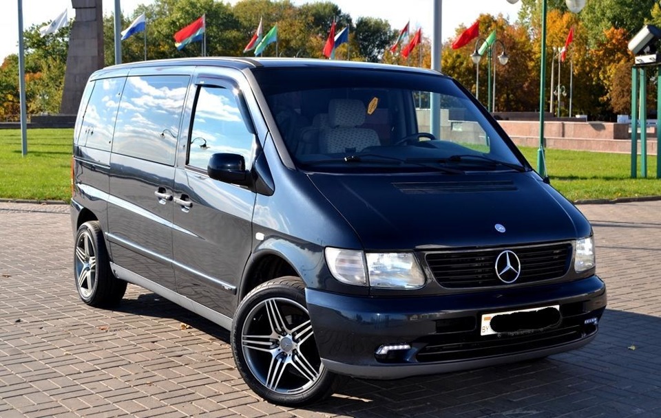 Mercedes Benz v class 2001