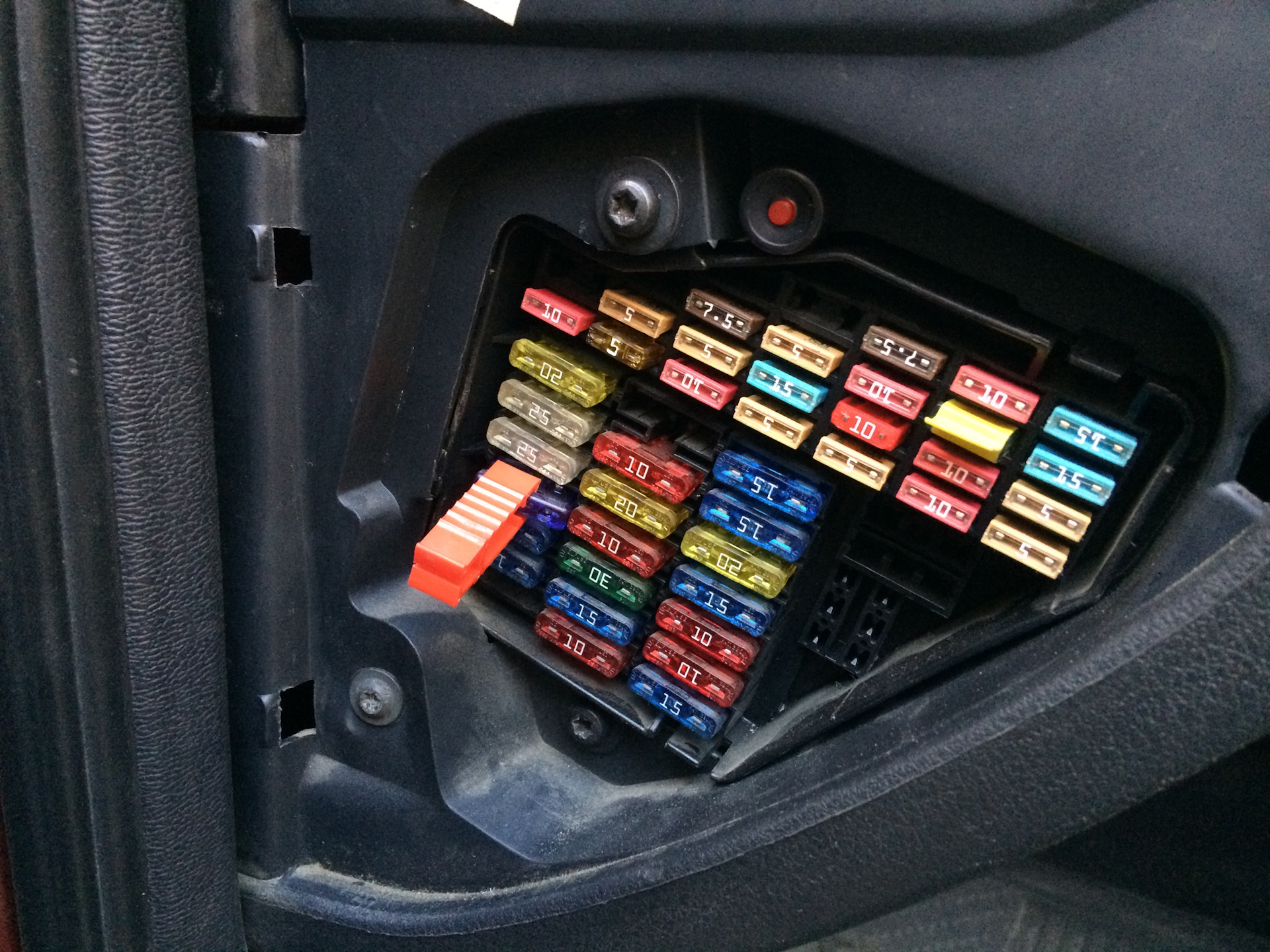 Потайная гайка в рычаге под линку и замер компрессии. — Skoda Octavia ...