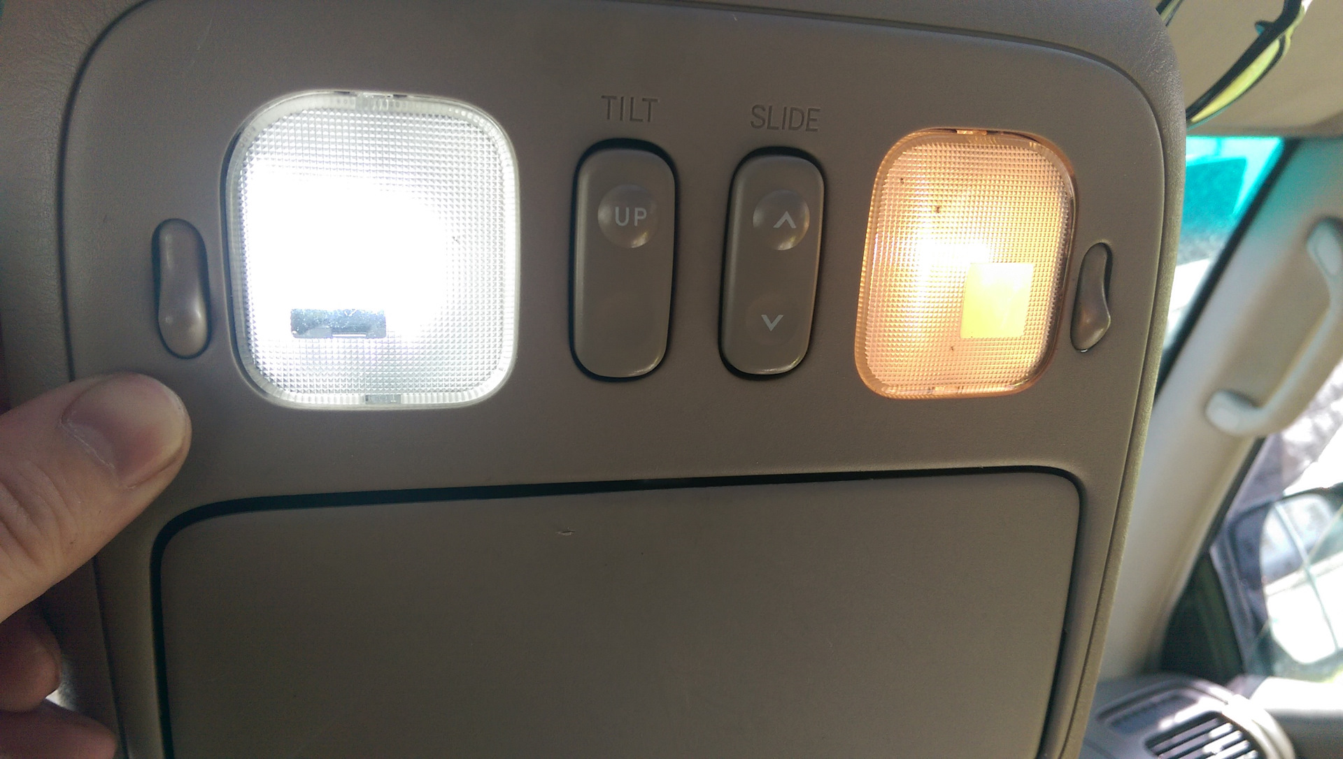 Замена ламп салоне РАВ 4 2013 года