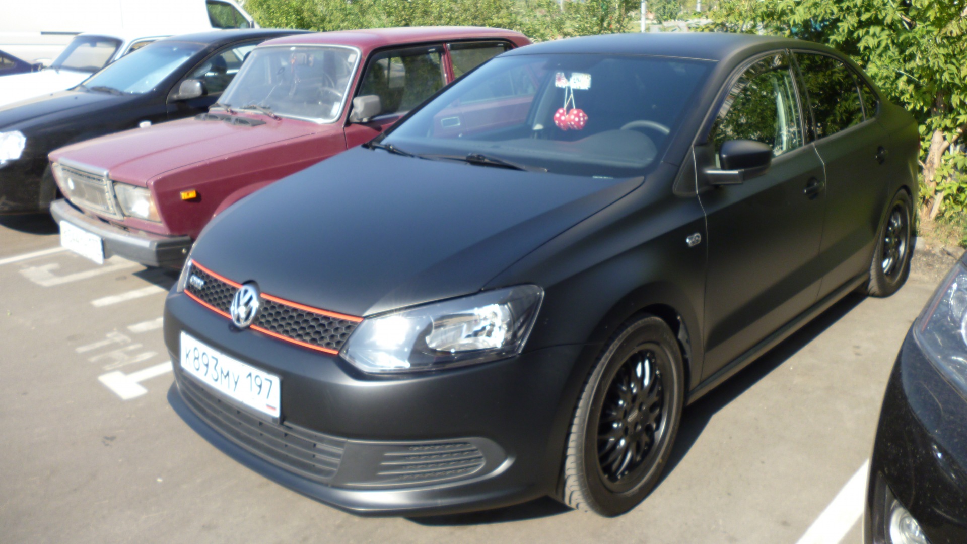 Volkswagen Polo Sedan 1.6 бензиновый 2010 | матовый на DRIVE2