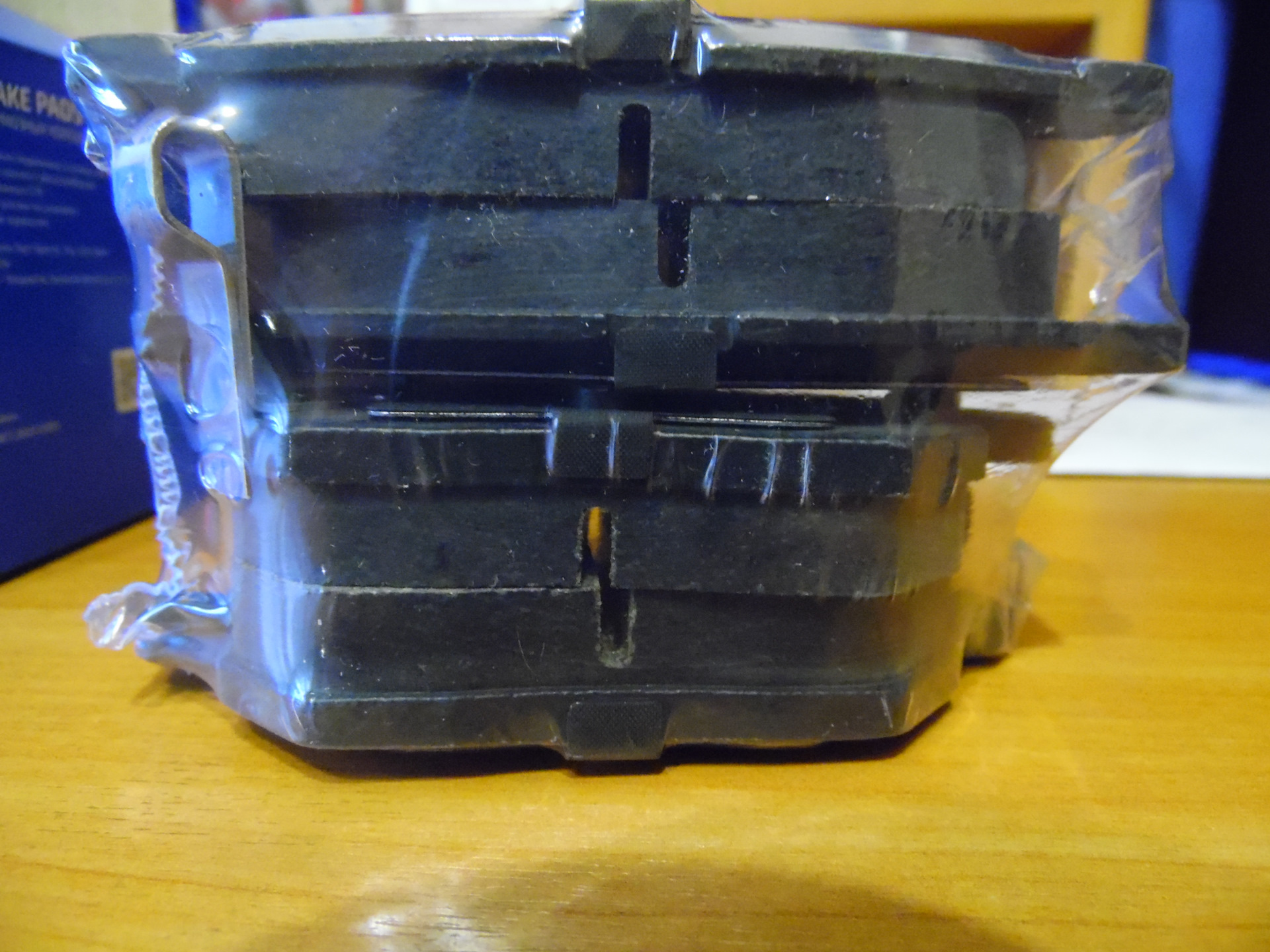 Замена задних тормозных колодок — Toyota Corolla (140/150), 1,6 л, 2010 ...