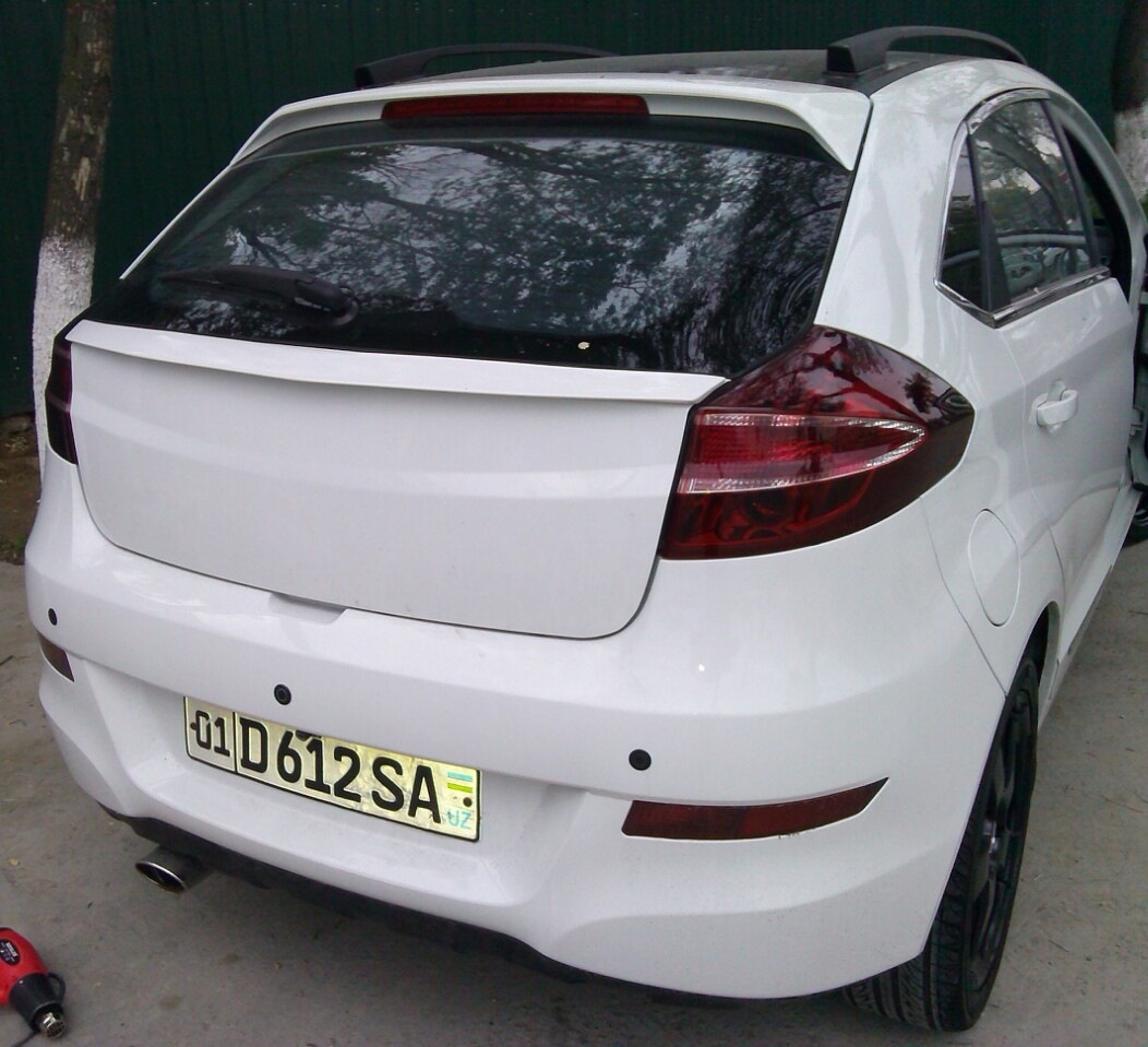 Задней вери. Chery very a13. Chery a13 спойлер. Chery Bonus a13 обвес. Chery very a13 обвесы.