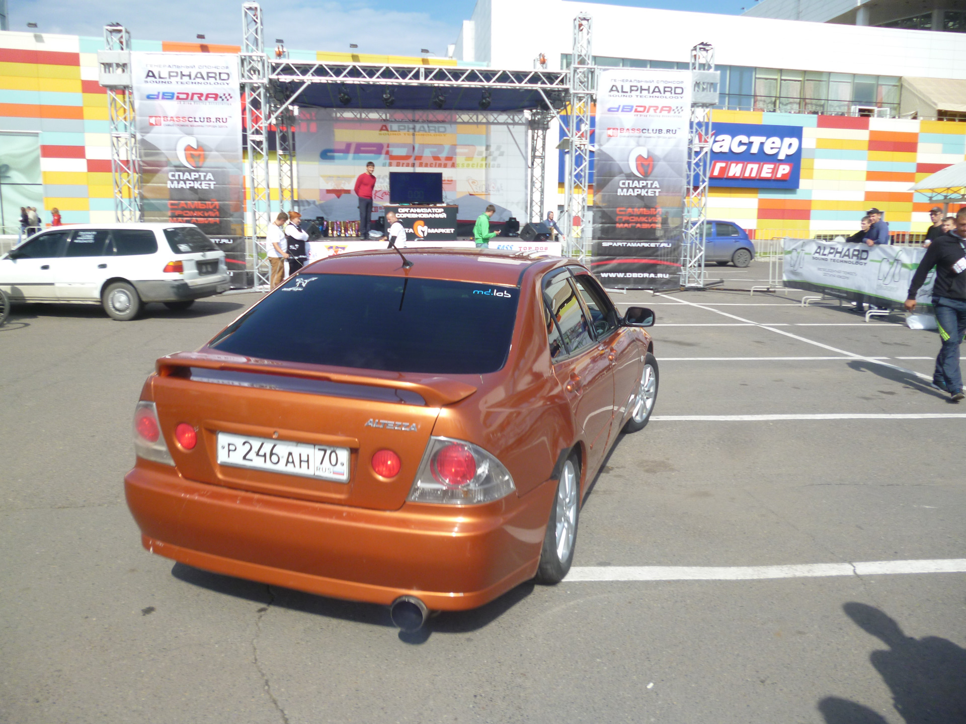 Toyota красноярск. Тойота Красноярск. Тойота на красноярских номерах. Тойота с лавкой. Тойота Красноярск с номерами.