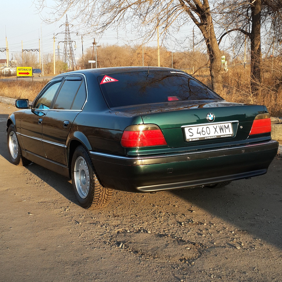 Помыт, переобут, со свежим маслом в моторе. Готовый к зиме. — BMW 7 series (E38)
