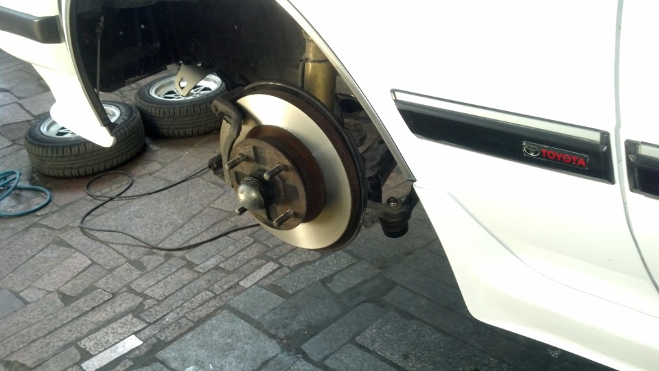 Проточил тормозные диски, установил защиту двигателя. — Toyota Mark II ...