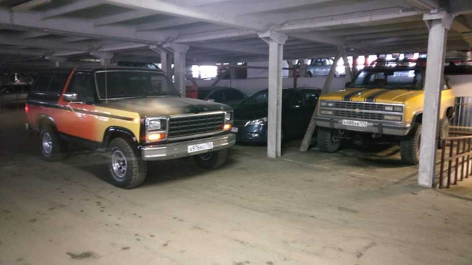 Одноклассники! Ford Bronco и Chevrolet Blazer K5 — Ford Bronco (3G)