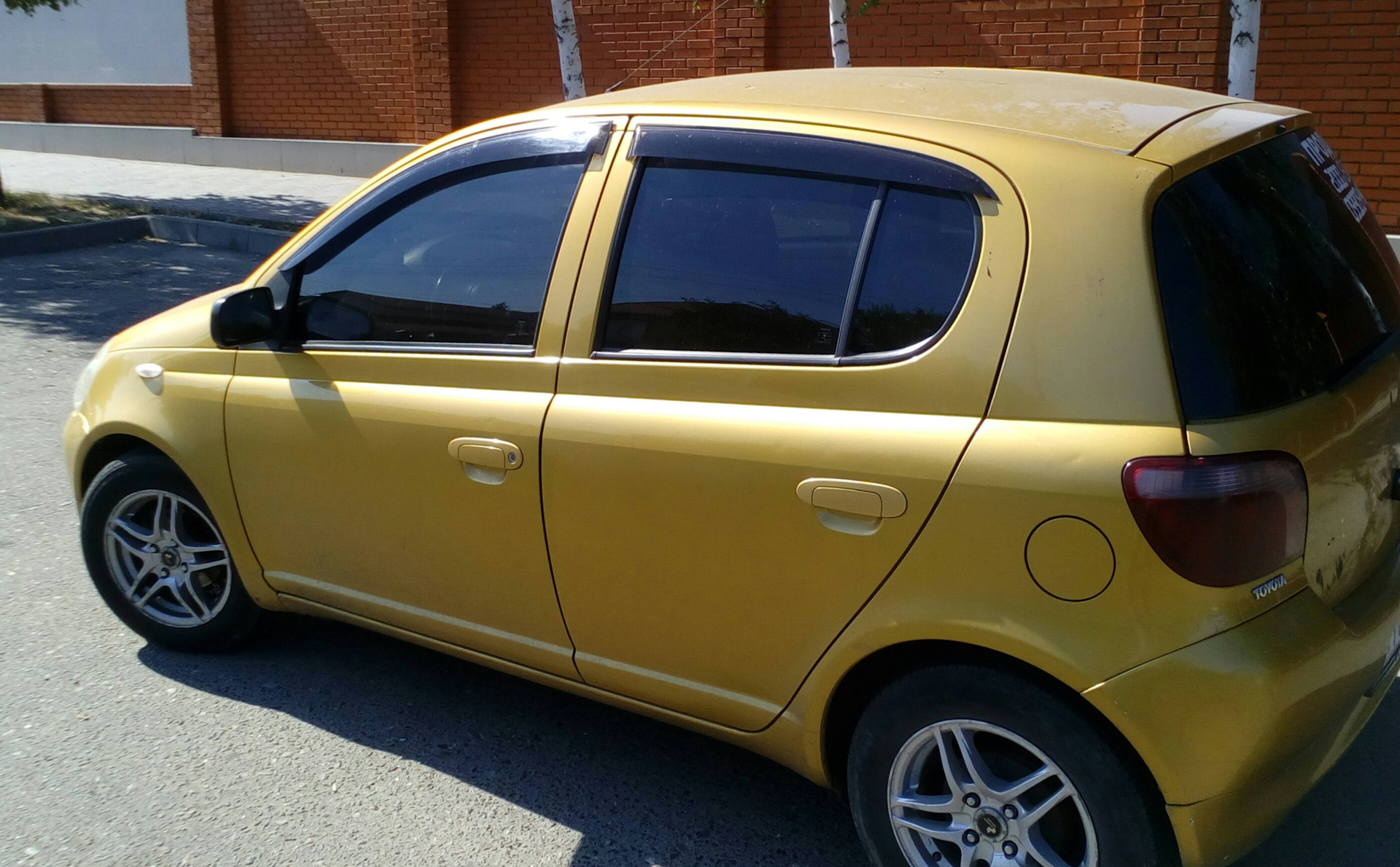 Toyota Yaris Gold