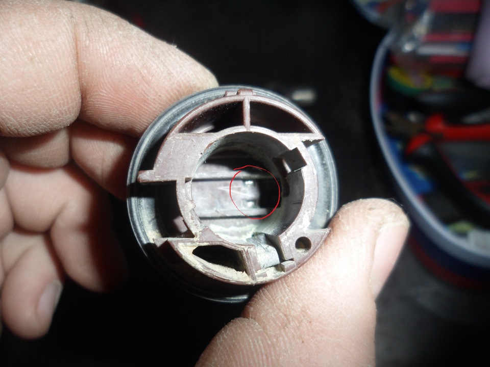 Не светит задний противотуманный фонарь (Ремонт) — Citroen C4 (1G), 1,6 ...