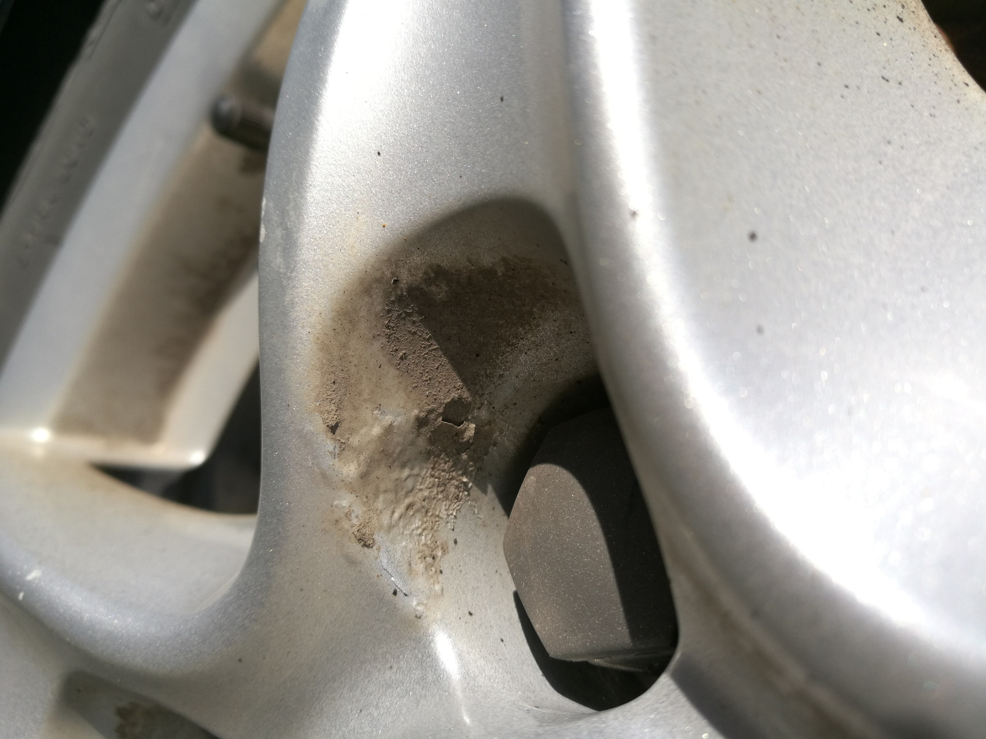 Отслаивание покрытия дисков Alutec — Opel Astra J, 1,6 л, 2012 года ...