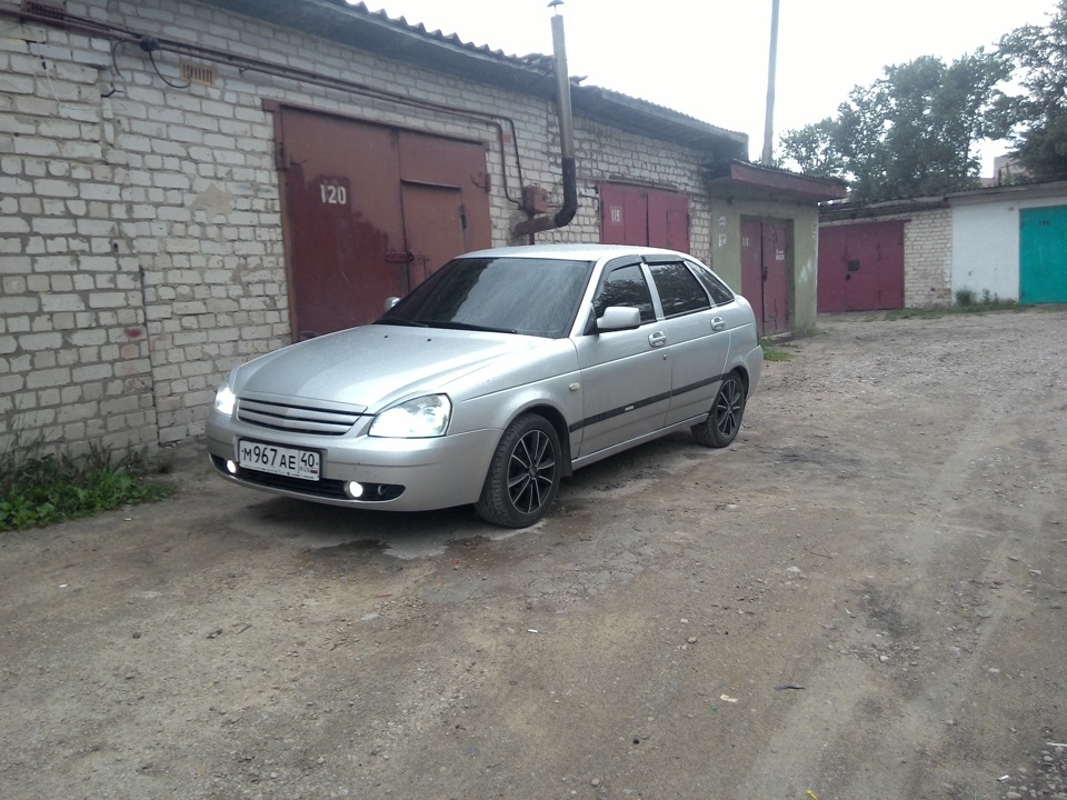 Пороги тоже в цвет — Lada Приора хэтчбек, 1,6 л, 2010 года | стайлинг ...