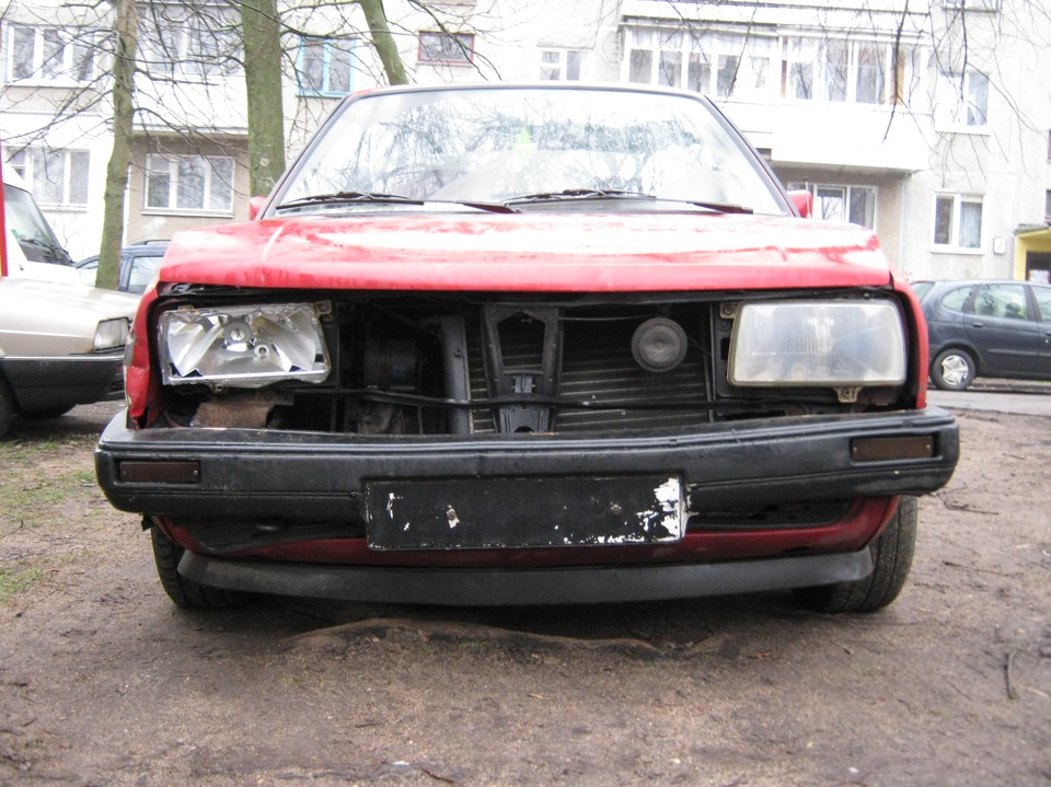 Авто попало в ДТП. Требуется кузовной ремонт. — Volkswagen Jetta II, 1 ...