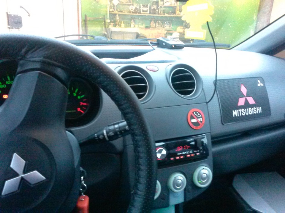 Mitsubishi colt 2006 салон. 3 2006 салон. Адаптация робота митсубиси кольт. Митсубиси кольт 2005. L200 mitsubishi мультируль.