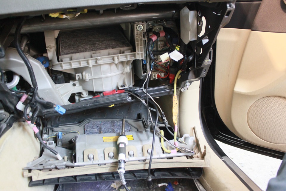 Где находится блок бсм Установка блока питания компьютера M4-ATX - Lexus GS (S190), 4,3 л, 2005 года ав