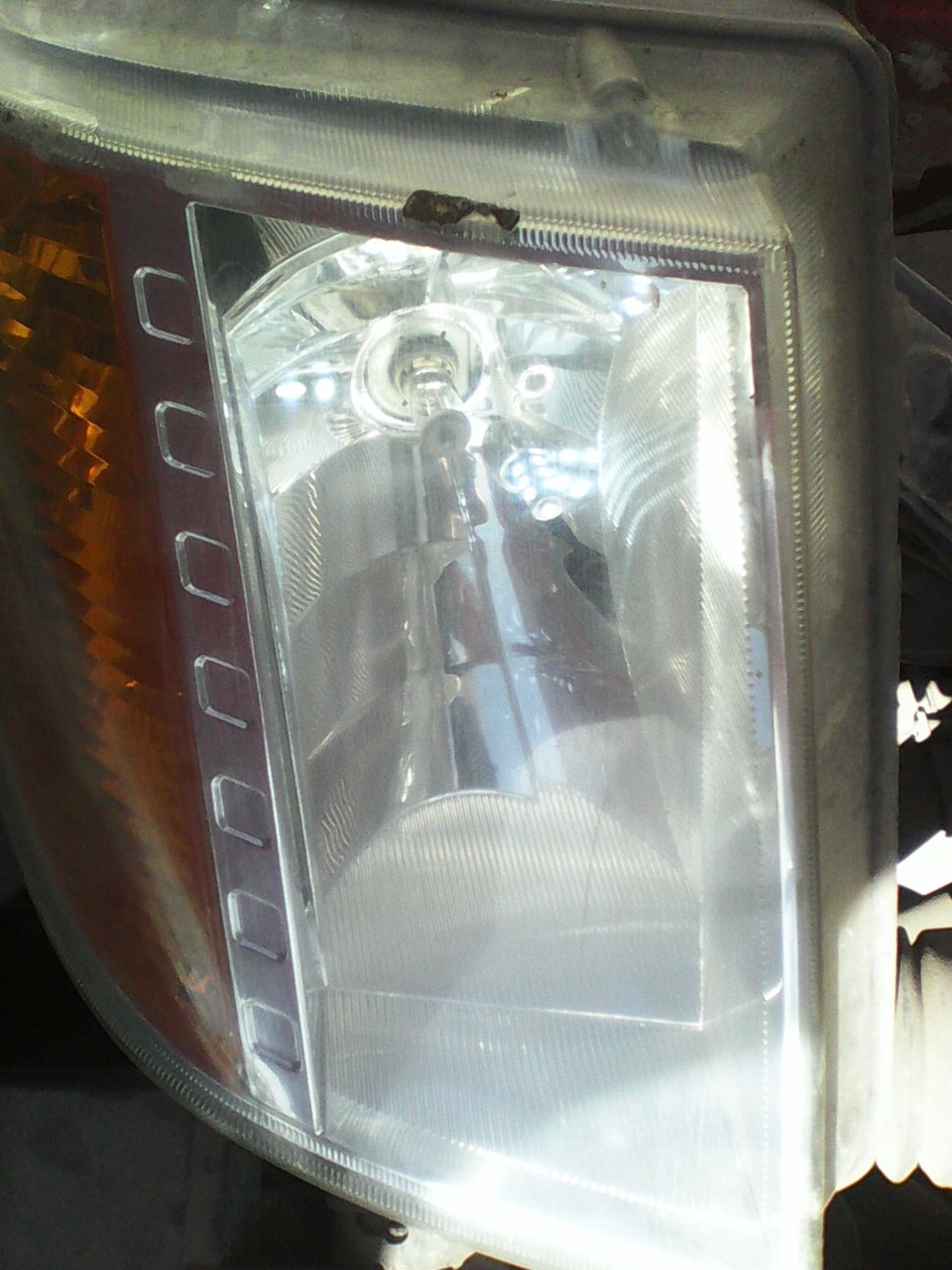 ксен в туманки+диоды в габариты — Ford Fusion, 1,4 л, 2007 года ...