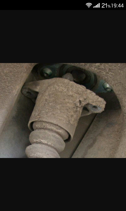 Отбойники задних амортизаторов — Volkswagen Passat B6, 2 л, 2007 года ...