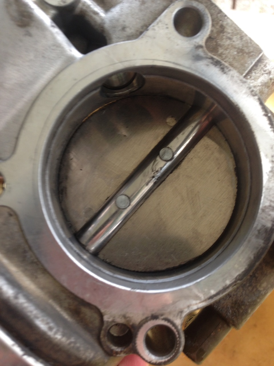 Чистка дроссельной заслонки — Opel Astra H GTC, 1,8 л, 2008 года ...