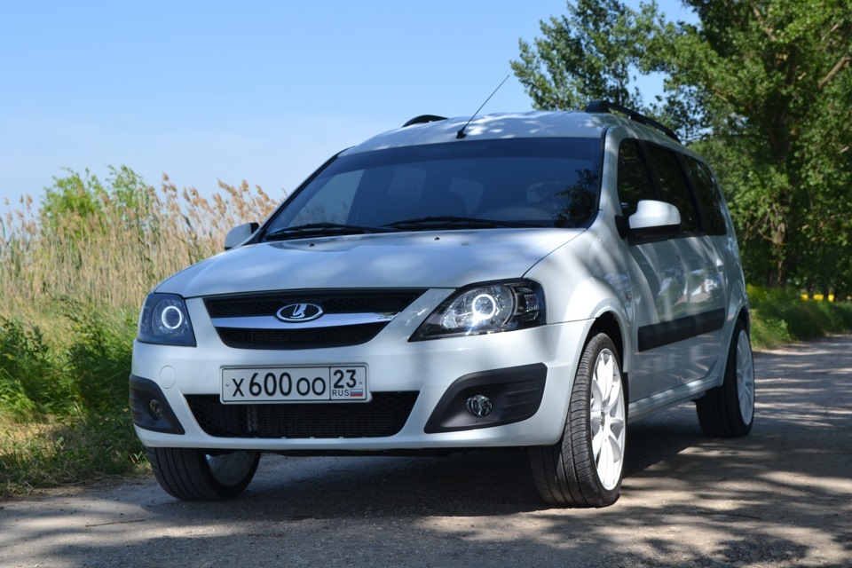 Ларгус на авито. Lada Largus Rally. Ларгус морда. Заряженная Лада Ларгус. Лада Ларгус российские номера.