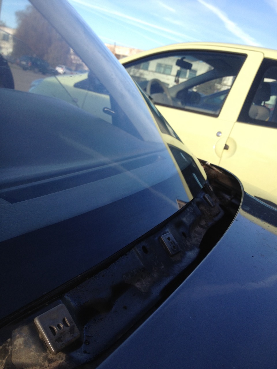Чистка лобового стекла — Mazda 323 IV, 1,3 л, 1990 года | просто так ...
