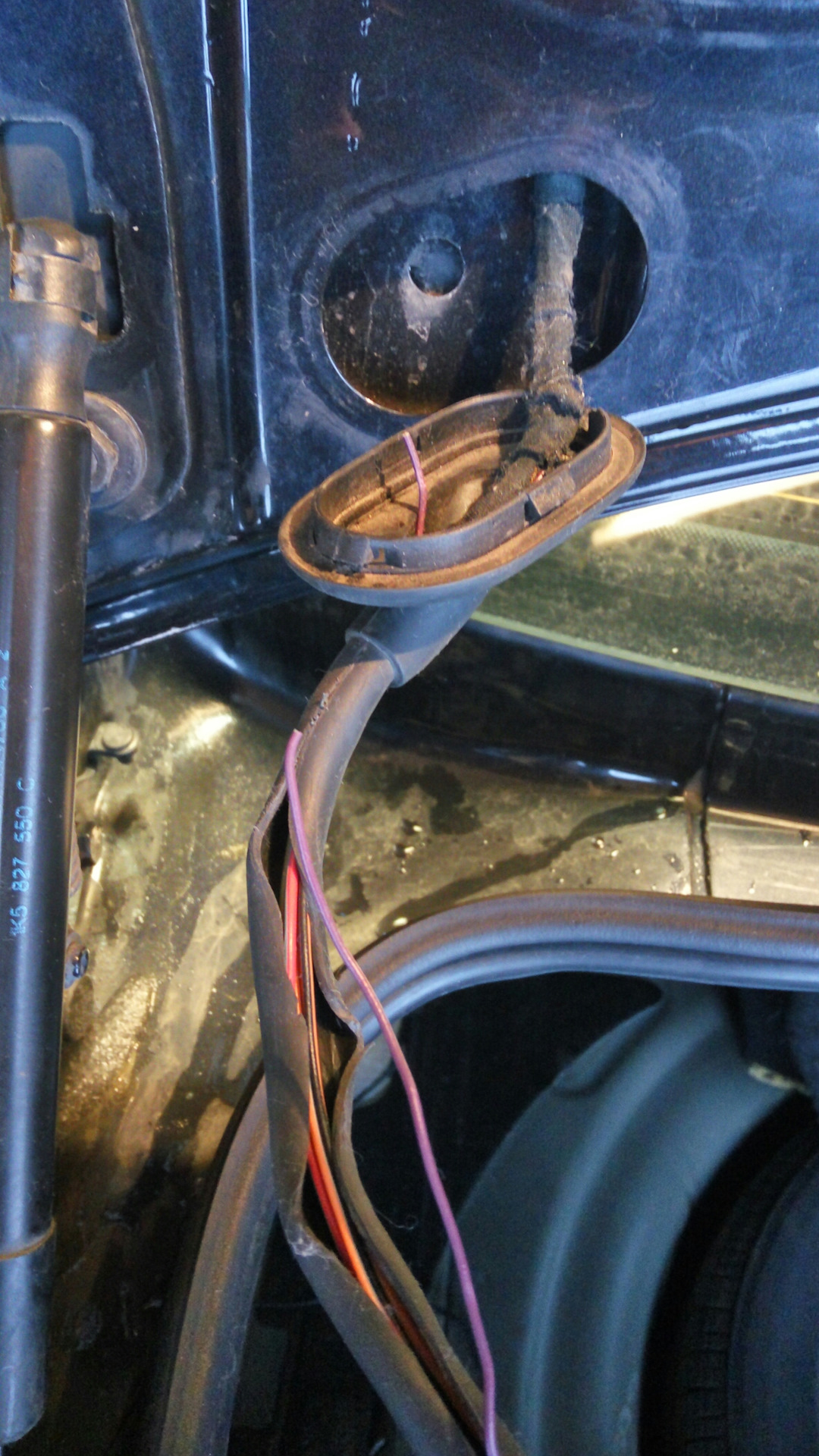 Замок багажника Volkswagen Jetta 5 - цена 2 145 руб. - купить на авторазборке Би