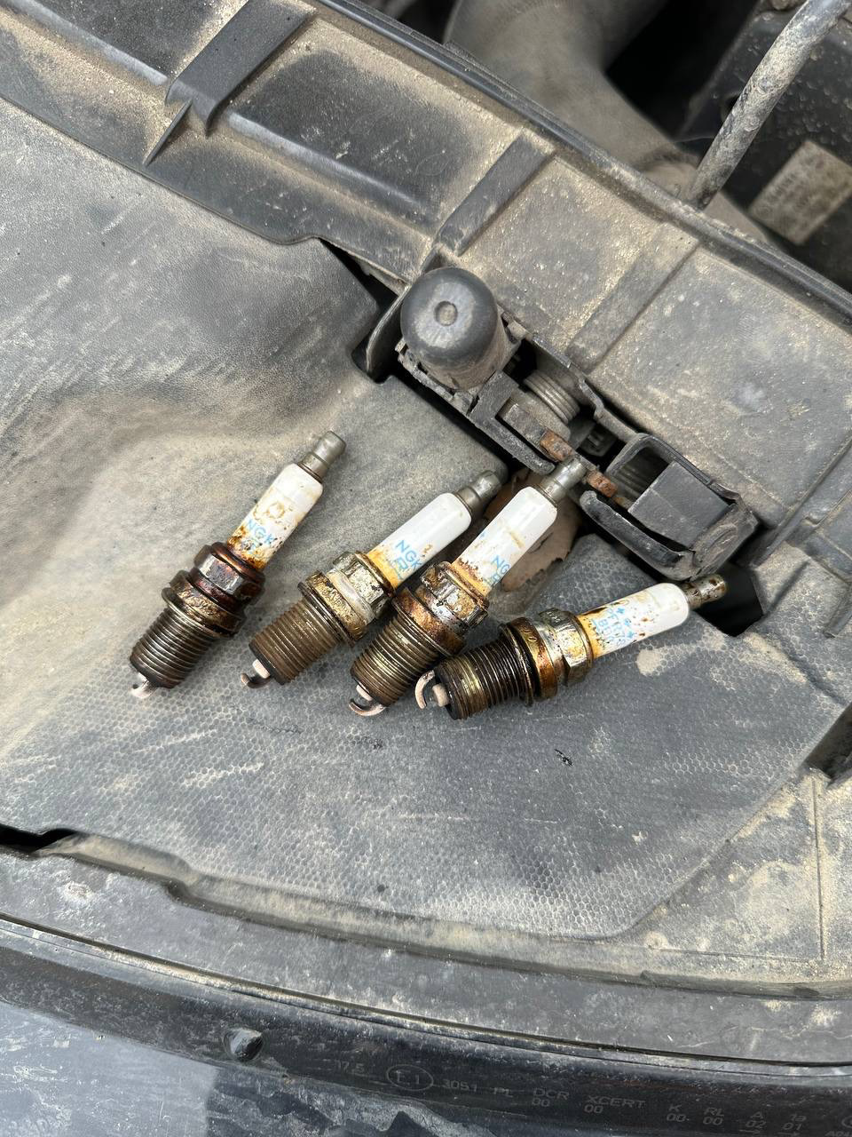 Замена свечей на NGK 1675 (оригинал). Попался на подделку, как отличить ...