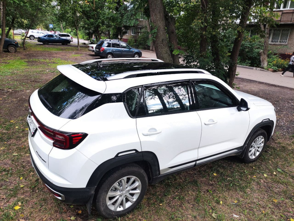 Cs35 plus форум. Changan с панорамной крышей. Машина Чанган с панорамной крышей.