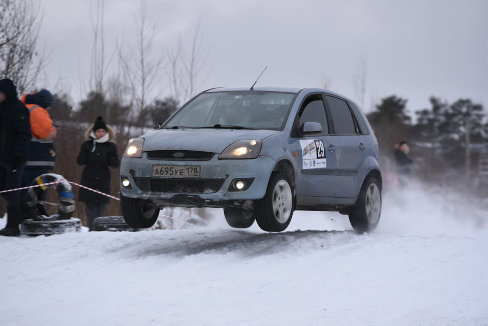 Фото в бортжурнале Ford Fiesta (Mk V)