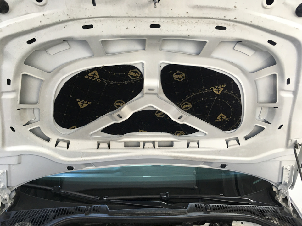 утяжеление капота — Skoda Octavia A5 Mk2, 1,4 л, 2012 года | своими ...