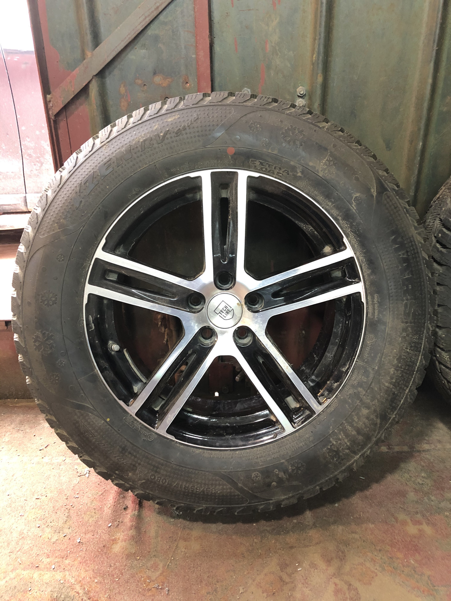 Диски 235 65 r17. Колеса 235/65/17. Диски 235 65 r17. 235 65 r17 на ховер н3. 235 65 19 санта фе.