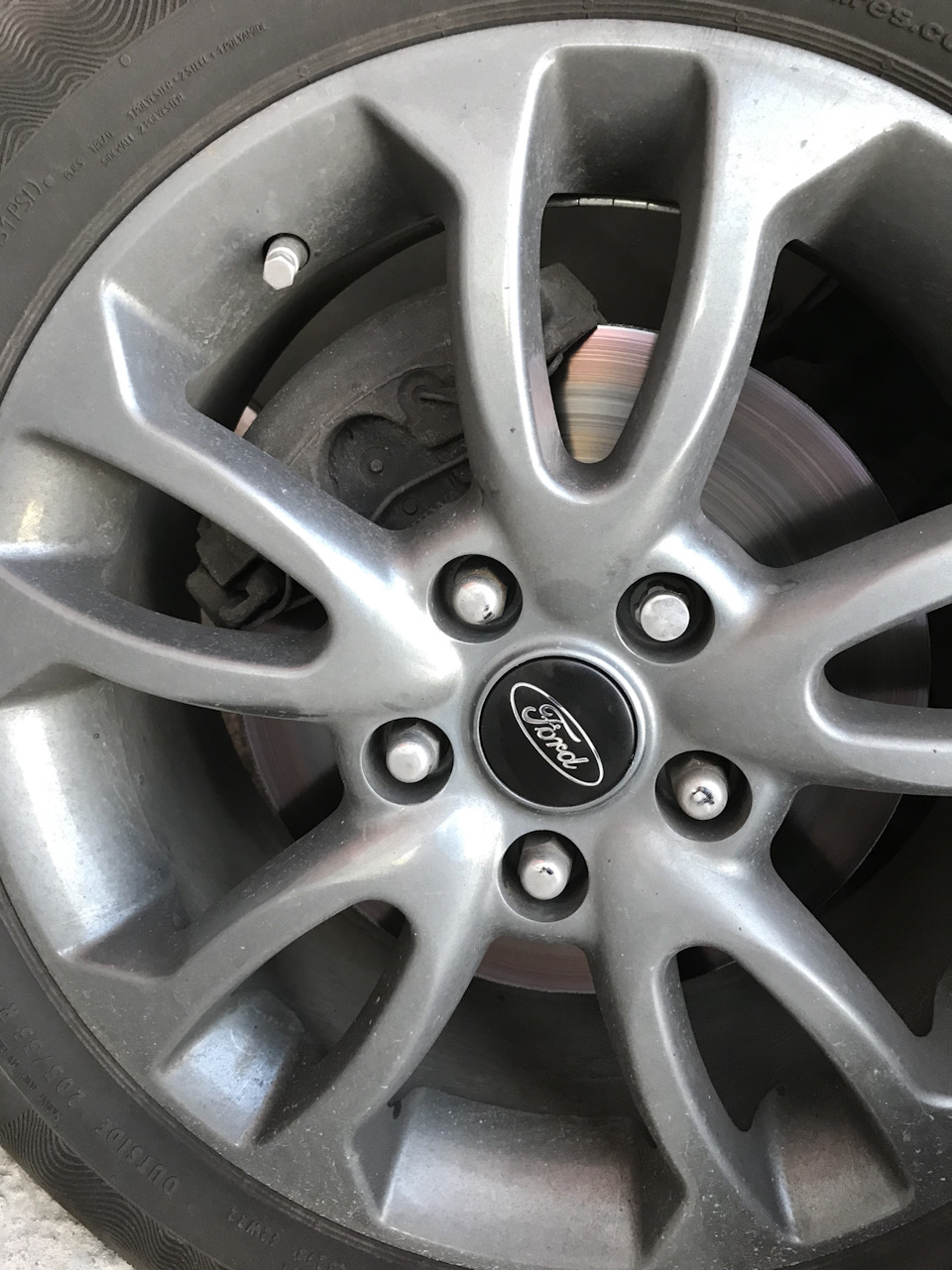 Колпачки дисков ступичных подшипников — Ford Focus II Hatchback, 2 л ...