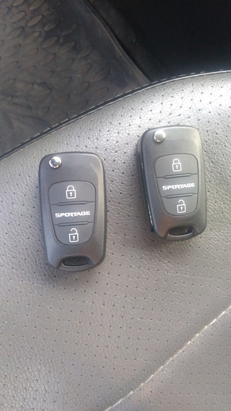 Ключи — KIA Sportage (3G), 2 л, 2011 года | расходники | DRIVE2