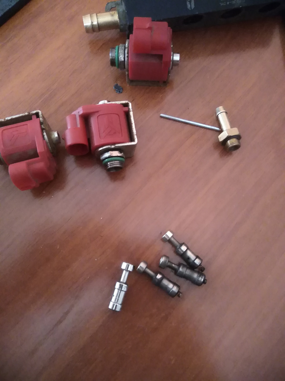 Чистка форсунок гбо. — Mitsubishi Chariot (3G), 2 л, 1992 года | своими ...