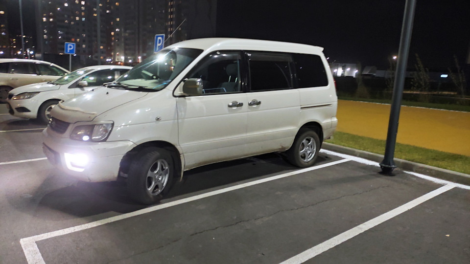 Toyota Lite Ace Noah