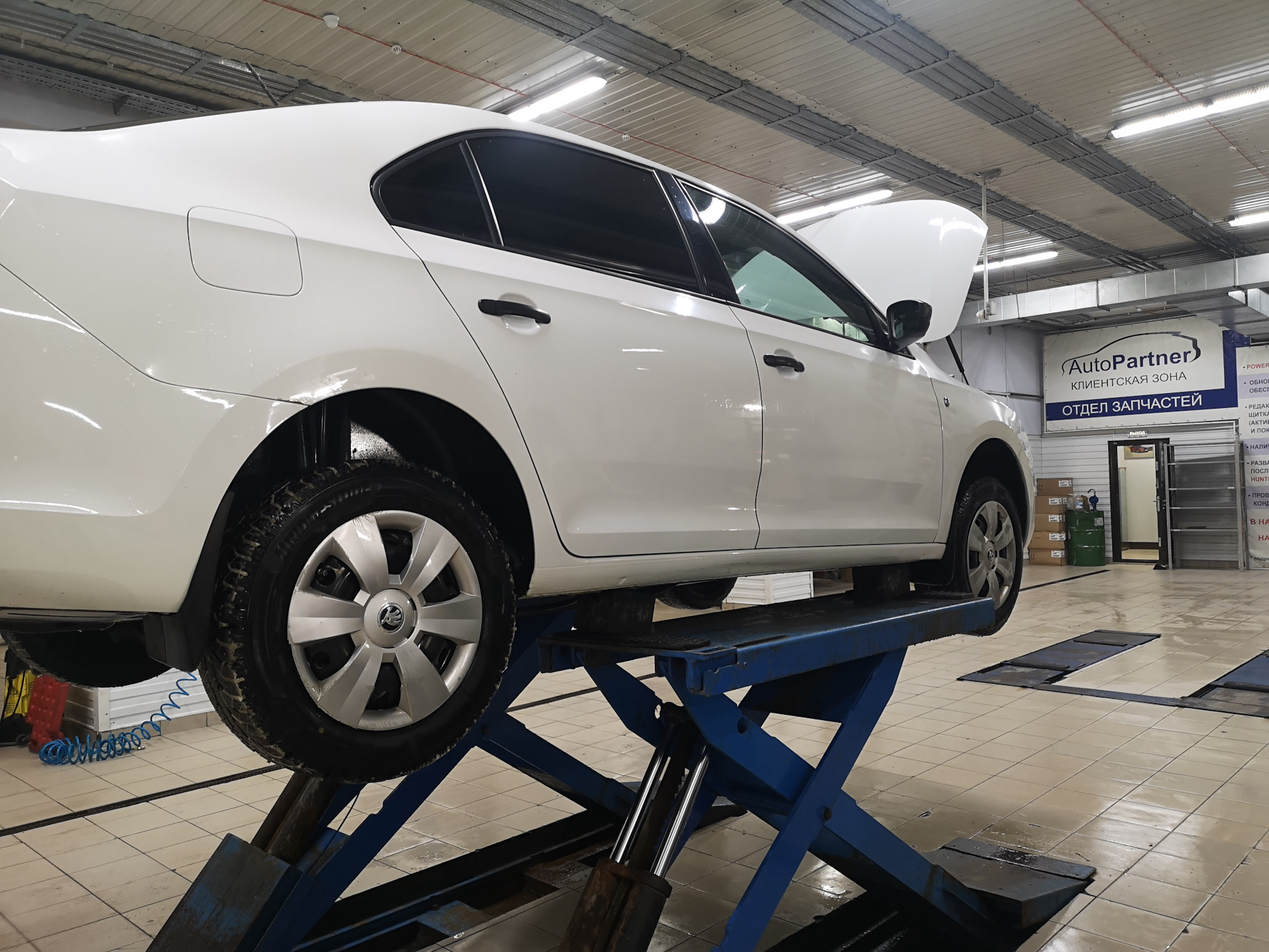 skoda-rapid-2015-1-6-110-skoda-rapid-1g-1-6