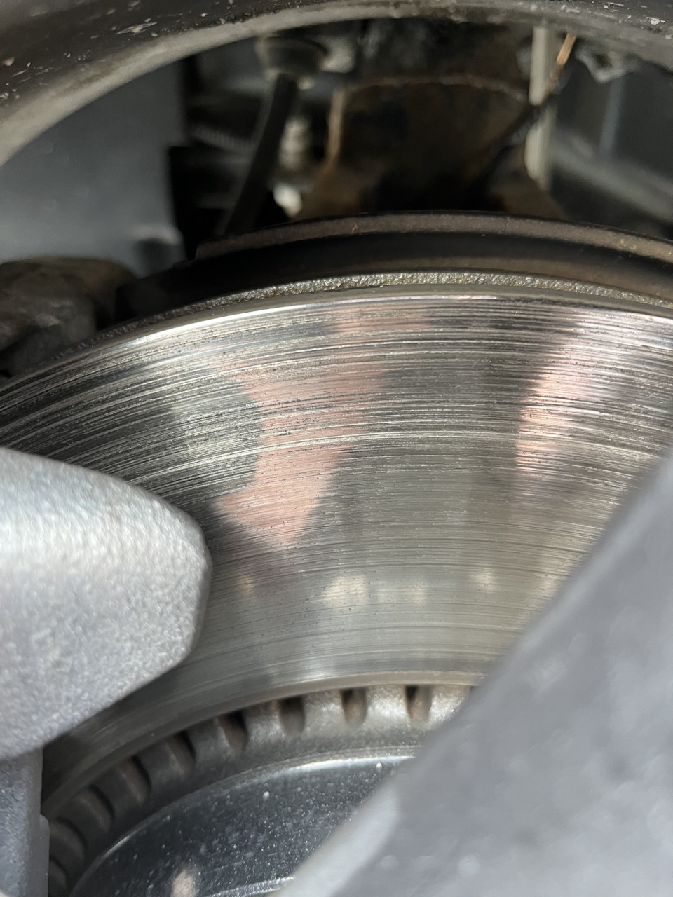 Бороздки на тормозном диске — Volvo XC70 III, 2,4 л, 2012 года | визит ...