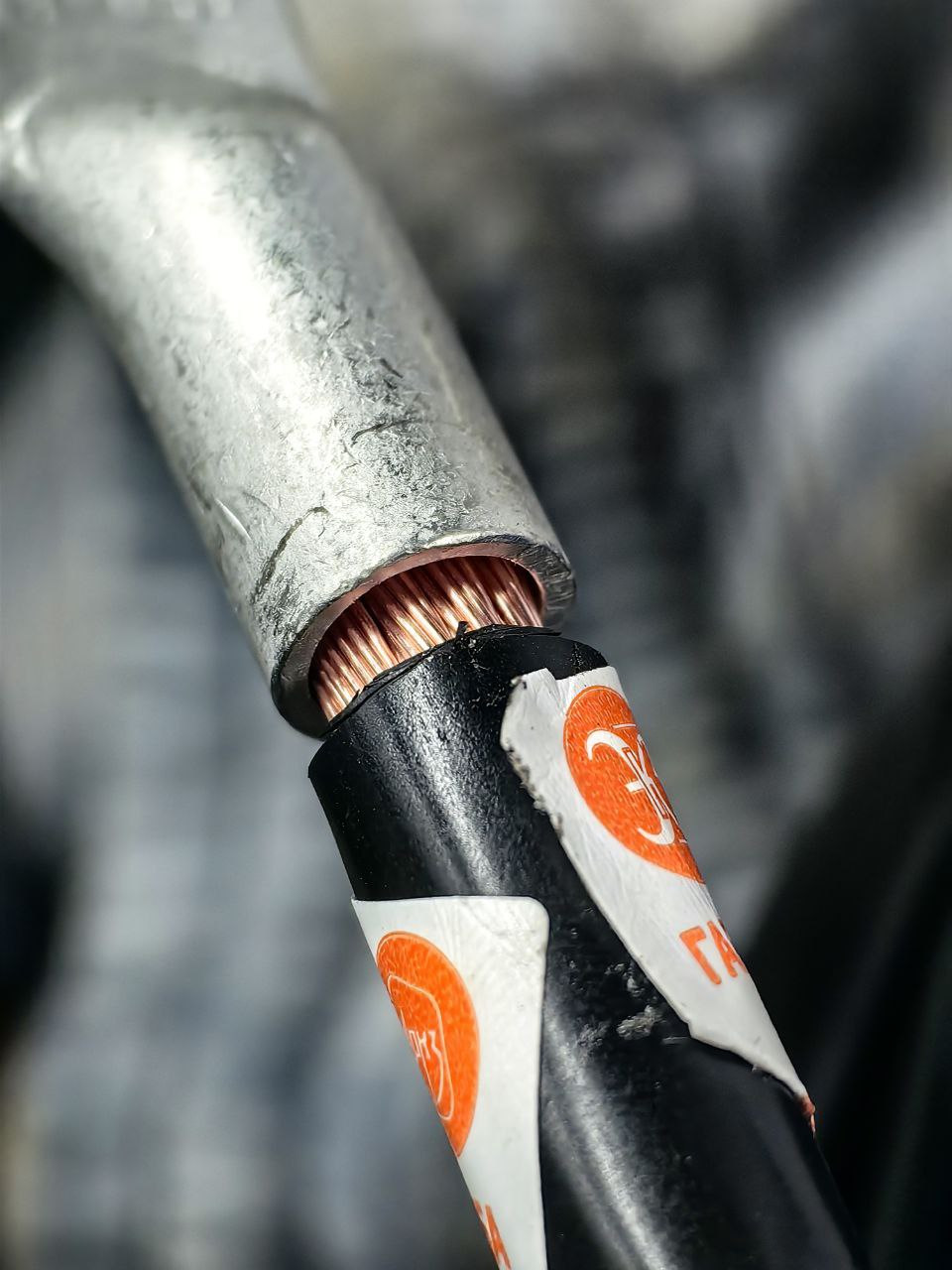 наконечник 50кв с минимальным запасом одевается на провод — Mitsubishi Pajero iO