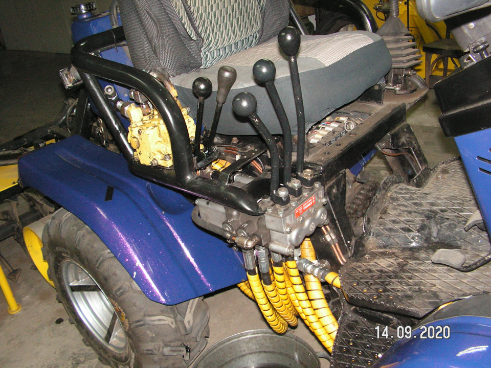 Фото в бортжурнале Самодельный минитрактор