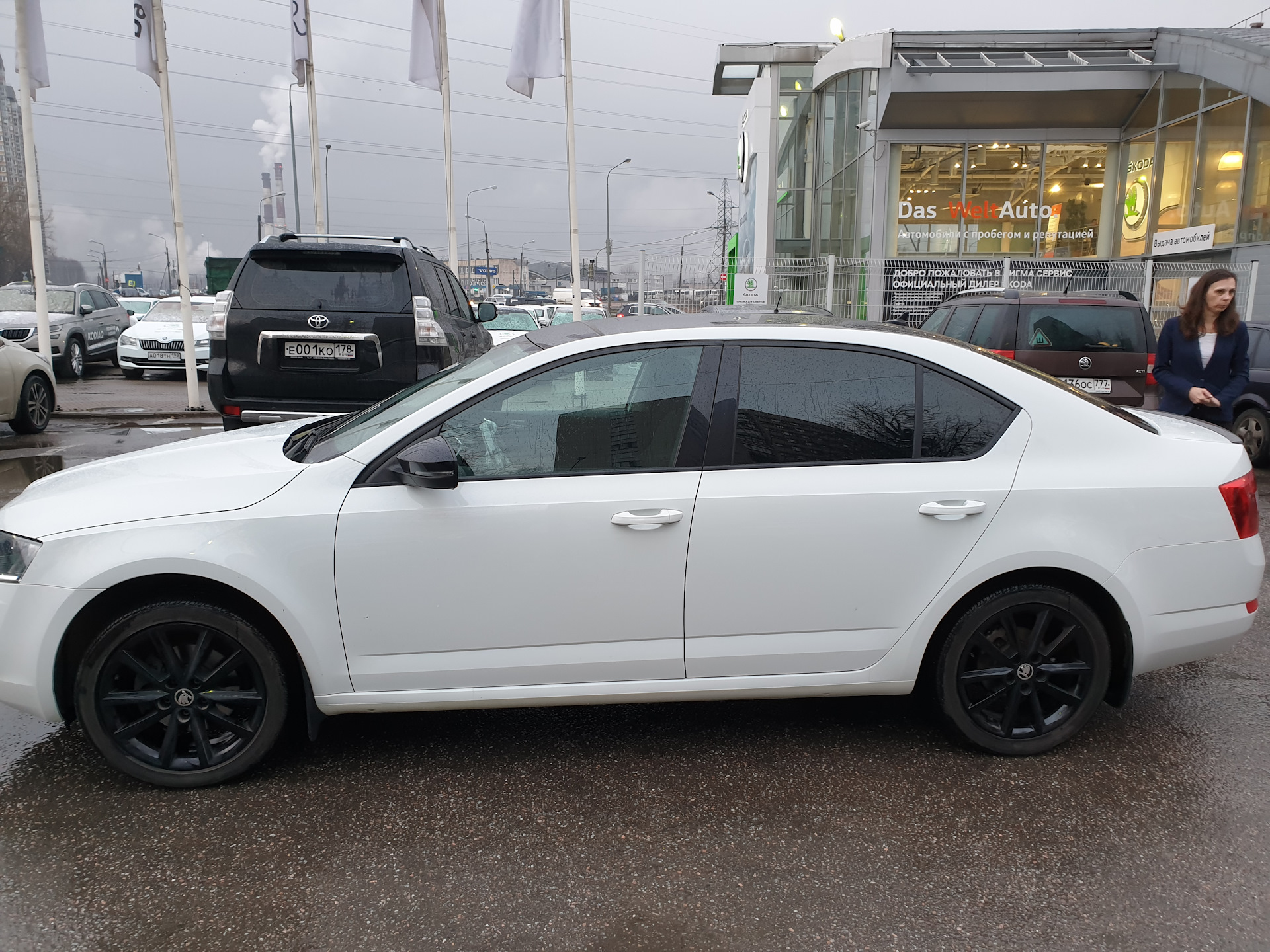 Škoda Octavia a7 Black Edition белая