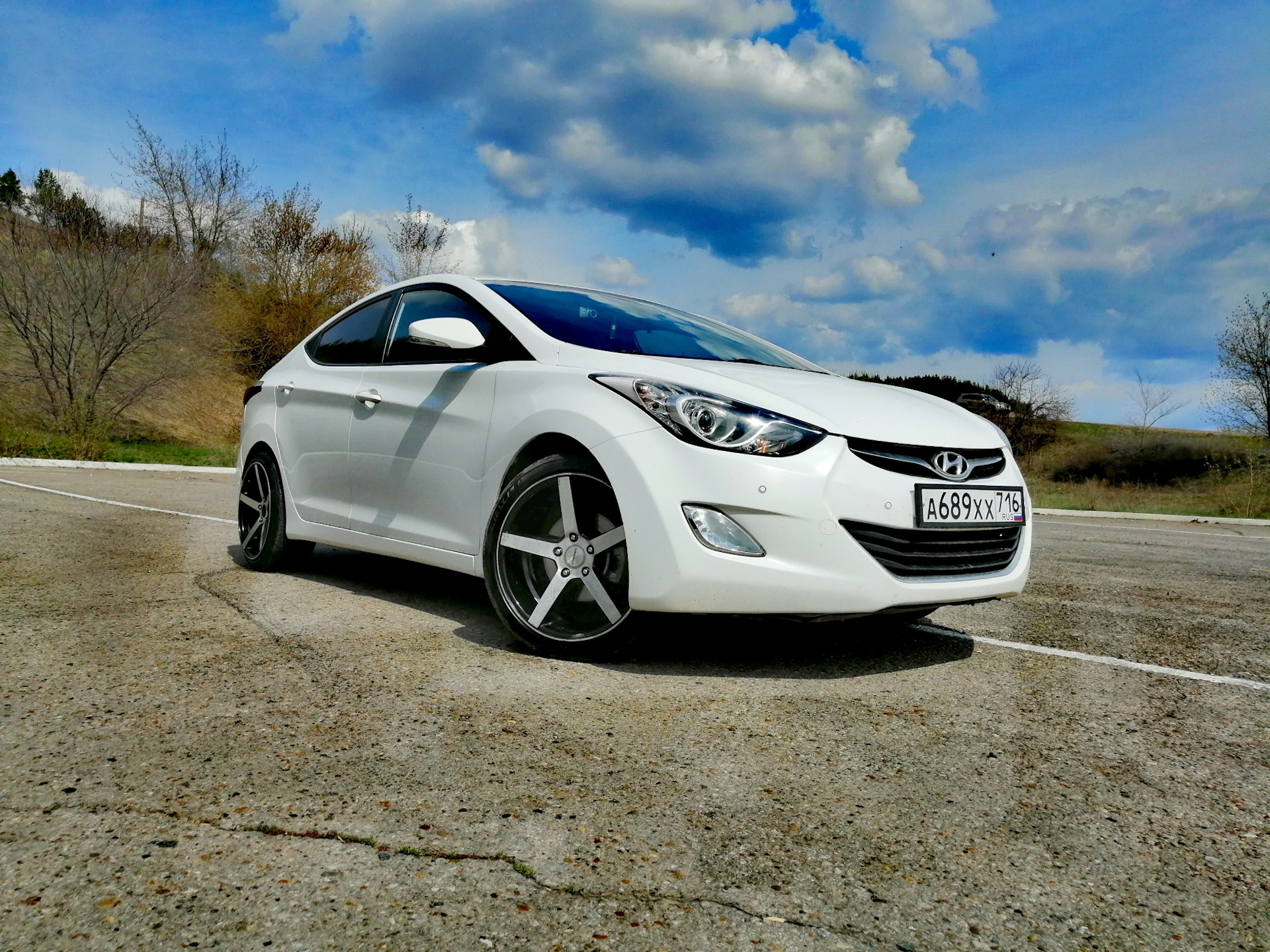 Hyundai elantra drive2