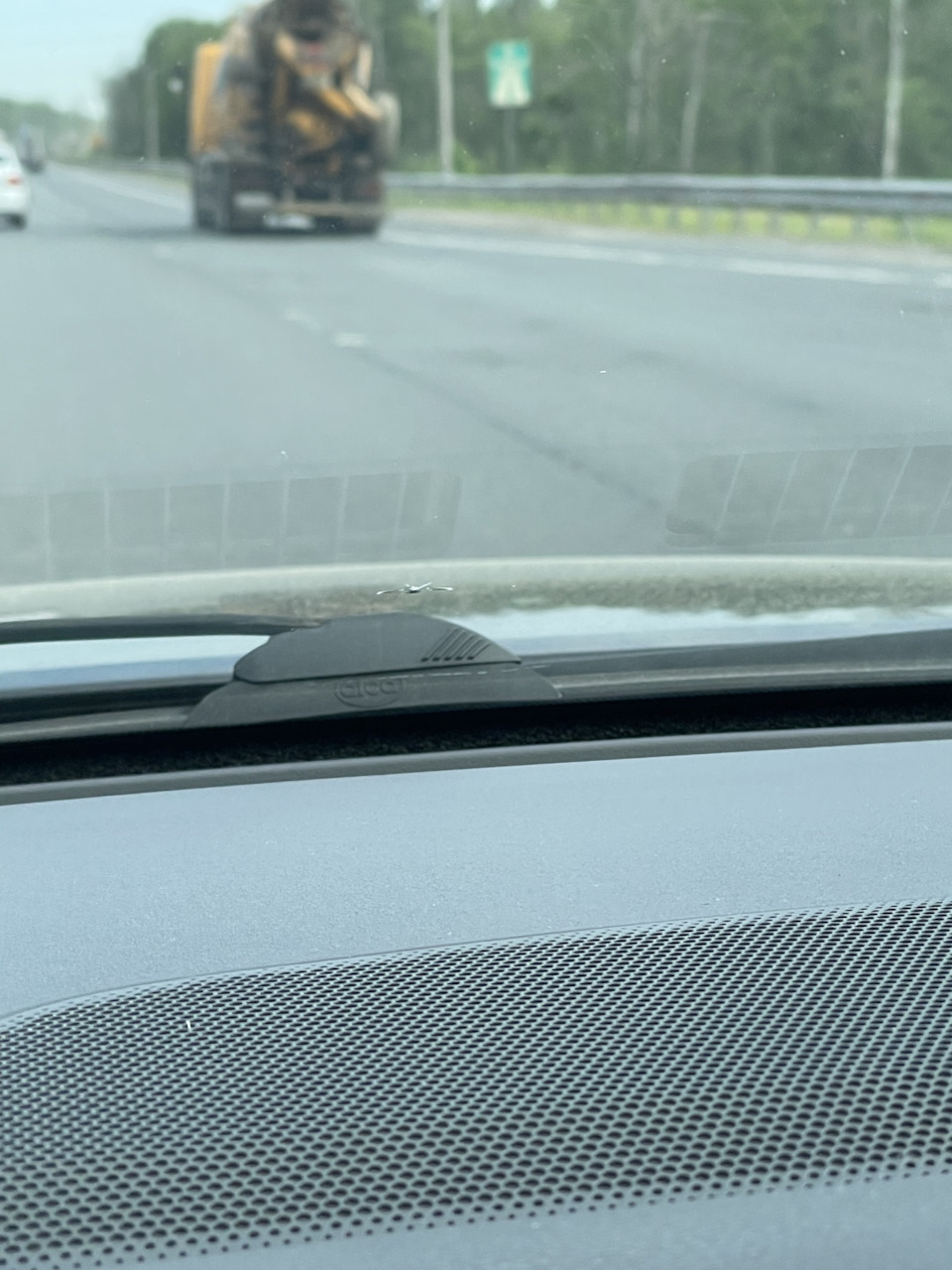 Поймал камешек в лобовое стекло/ скол / трещина — Nissan Teana (J32), 2 ...
