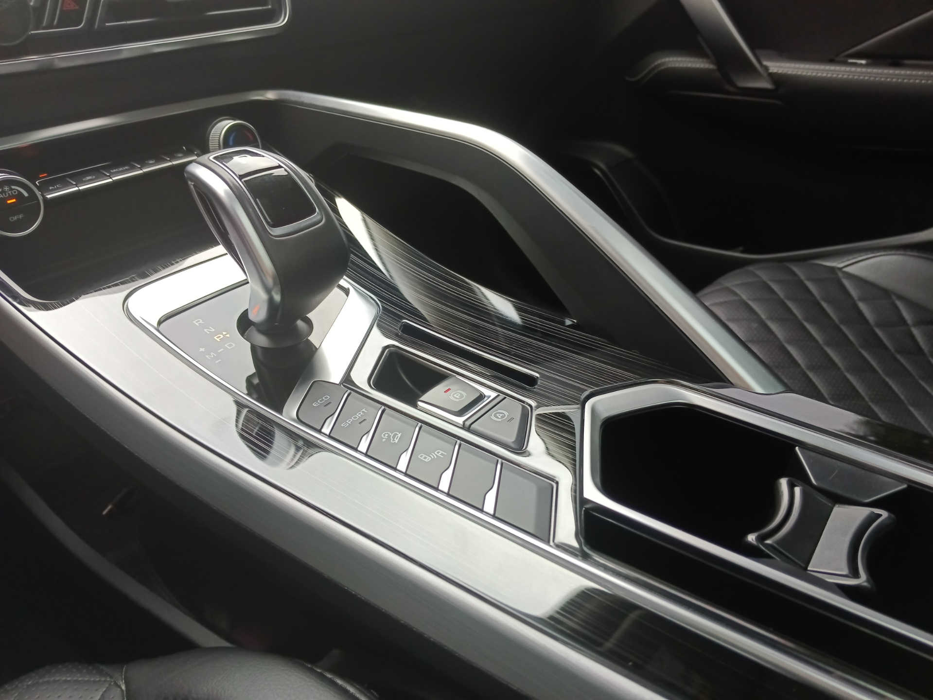 Накладка на центральную консоль — Geely Coolray (1G), 1,5 л, 2022 года ...