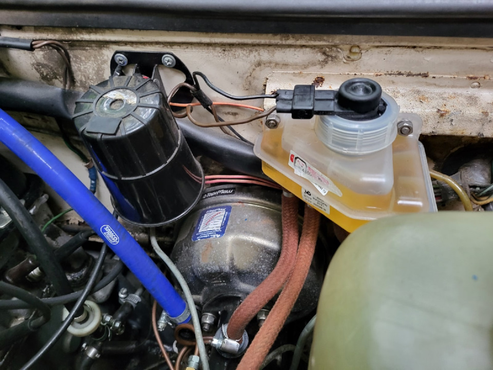 Бачок ВАЗ 21214 в ВАЗ 2101 и небольшие доработки. — Lada 21013, 1,2 л ...