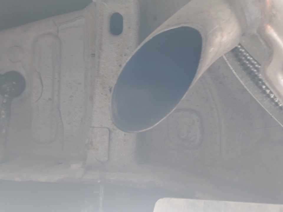 Запах выхлопа в салоне в новой машине — Volkswagen Tiguan (1G), 2 л ...