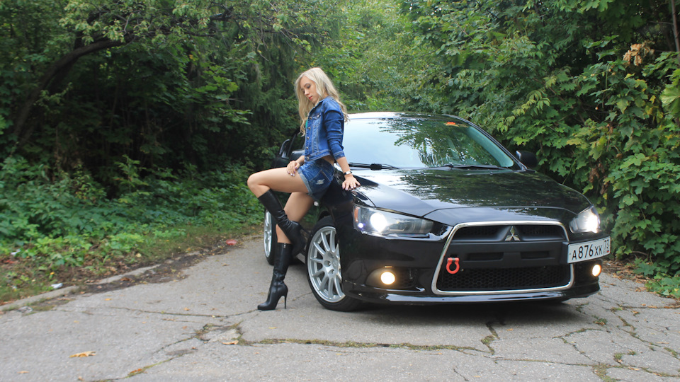 Mitsubishi Lancer 10 girl