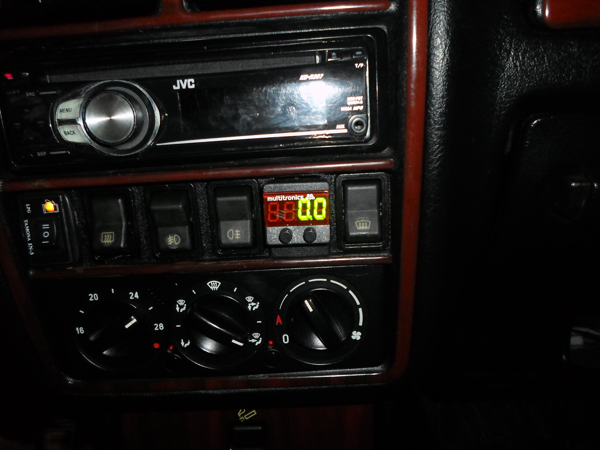 Бортовой компьютер газель бизнес 4216 панель некст. Бортовой компьютер скат 2в. Бортовые компьютеры газ. Бортовой компьютер газ 3110 змз 406. Бортовой компьютер газ 3110 406 инжектор.