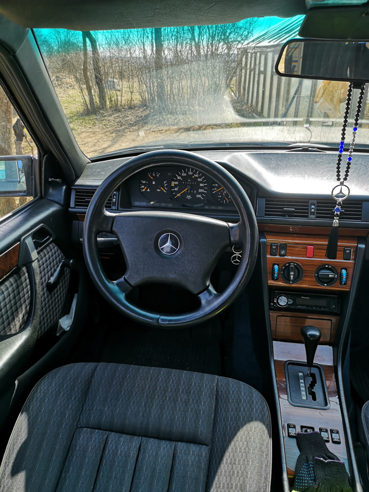 новый руль и диффузор радиатора — Mercedes-Benz E-class (W124), 3 л, 1988  года | запчасти | DRIVE2