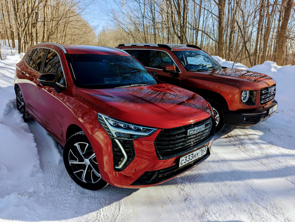 А на этом — двое — Haval Dargo