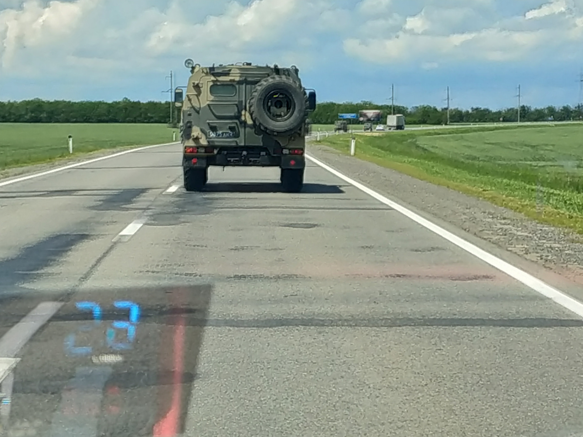 патриарх кирилл умиление икона. вася ложкин изыди вирус. бог из машины мем. мерседес против бмв приколы. бог без машины.