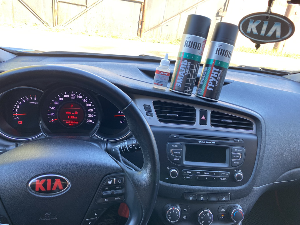 Обновление поводков дворников (покраска) — KIA Ceed (2G), 1,6 л, 2013 ...