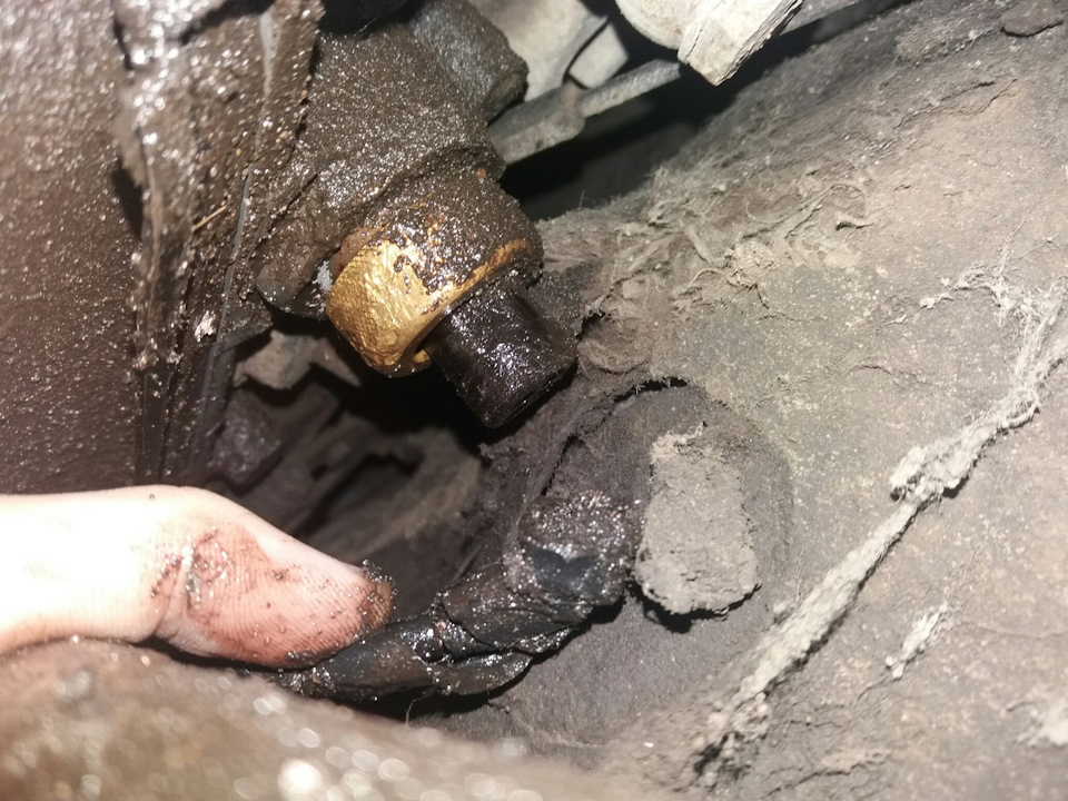 сгнила проводка на датчик — Mercedes-Benz E-Class (W124)